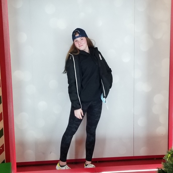 Meet your Posher, Chloe - Picture 1 of 1